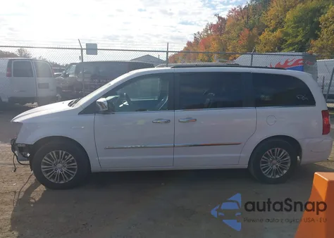 2015 Chrysler Town & Country Touring-L из США, поврежденный, VIN 2C4RC1CG1FR522549